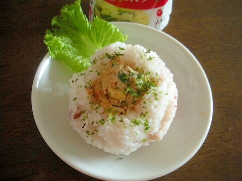 青ネギ入り中華風卵焼き入りおにぎり♪